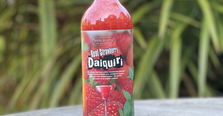 Cocktail in a bottle Strawberry Daiduiri